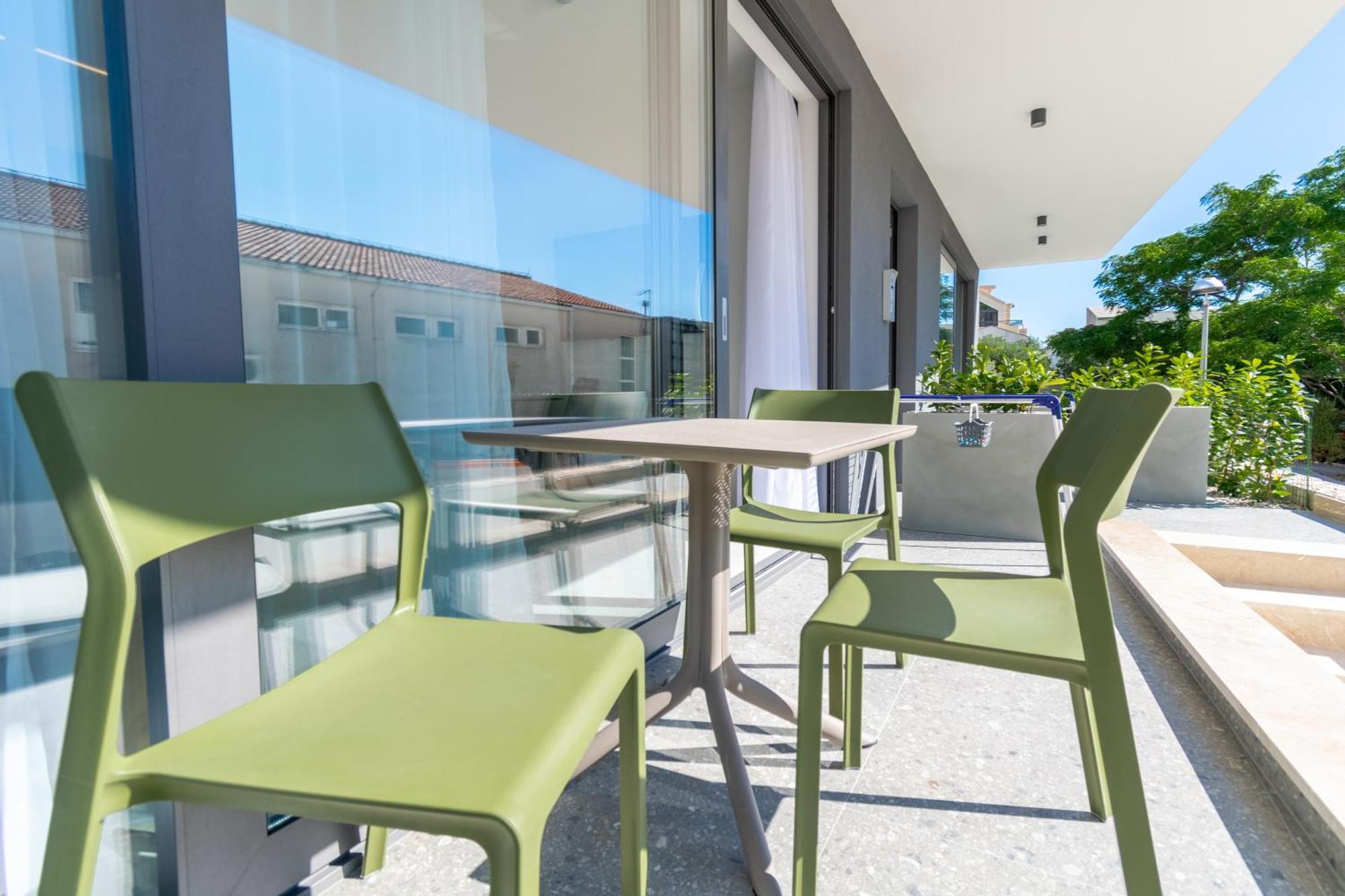 Apartment Pino 1 *